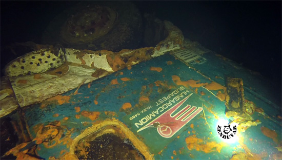 Hungarocamion fülkéje a Zenobia roncsán